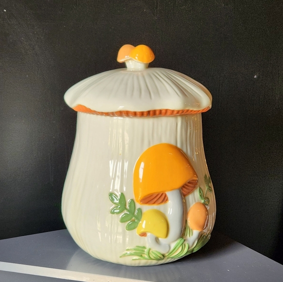 Extra Large ARNELS 11" MERRY MUSHROOM Canister - Picture 2 of 9